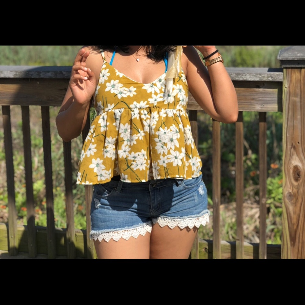 Cute floral flowing top